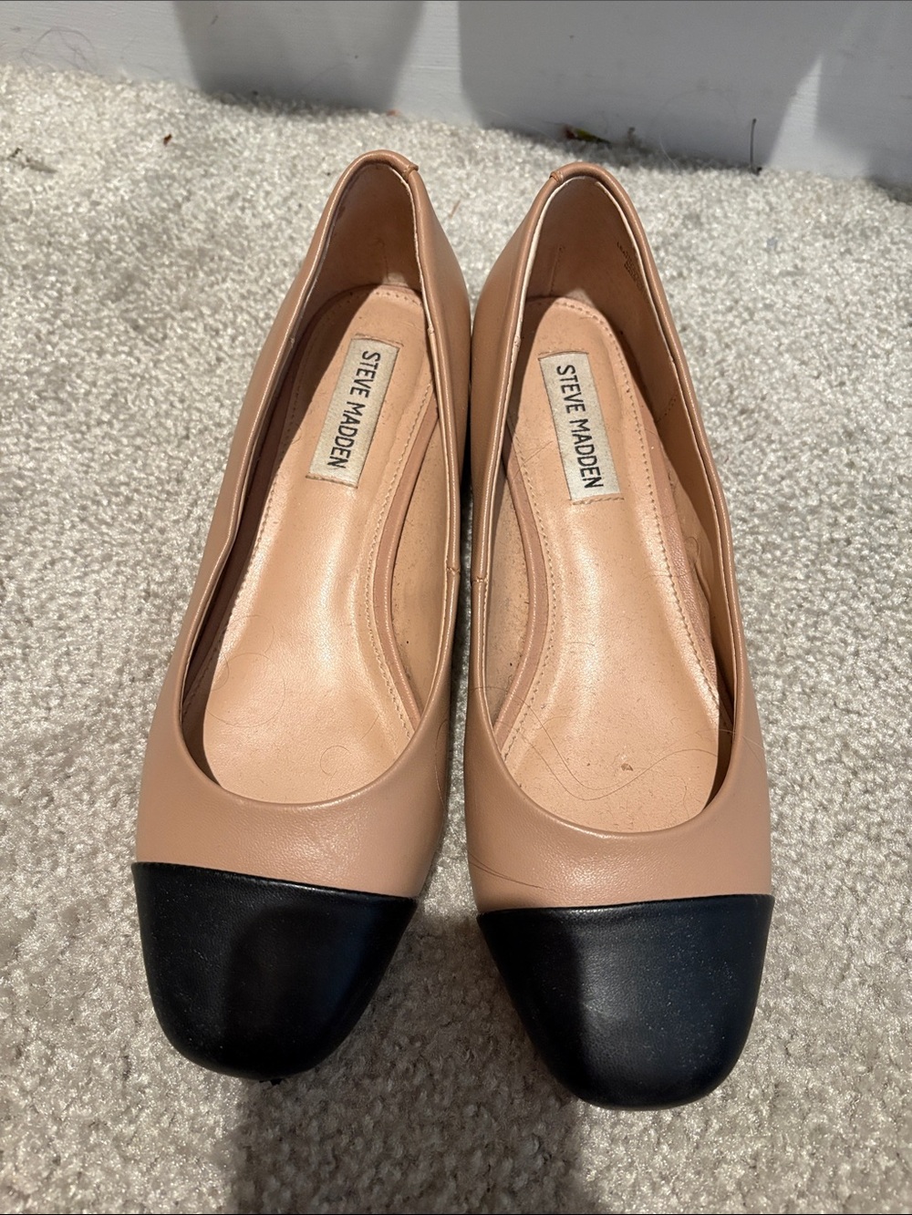 Steve Madden black and tan Toe, low heel shoes, size 7